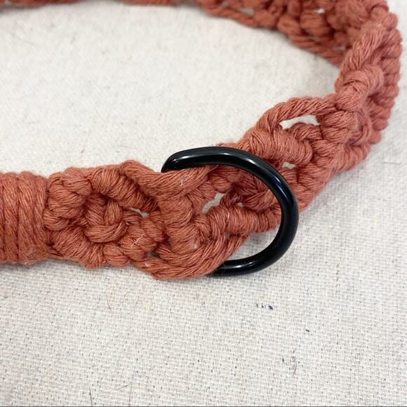 Handmade macrame dog collar in Muted Red 17" non adjustable - Picture 11 of 12